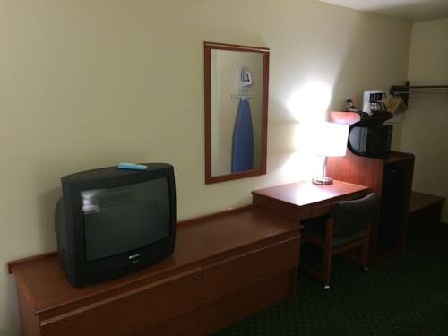 Imagen de la habitación del Hotel Econo Lodge Portland City Center. Foto 11