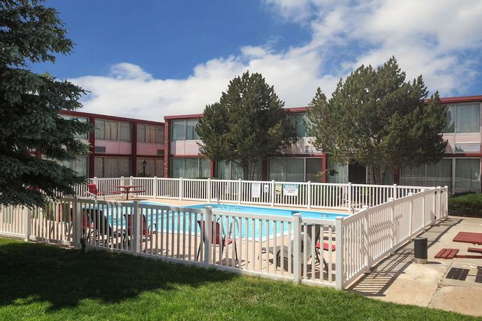 Imagen de la piscina del Hotel Econo Lodge, RAWLINS. Foto 19