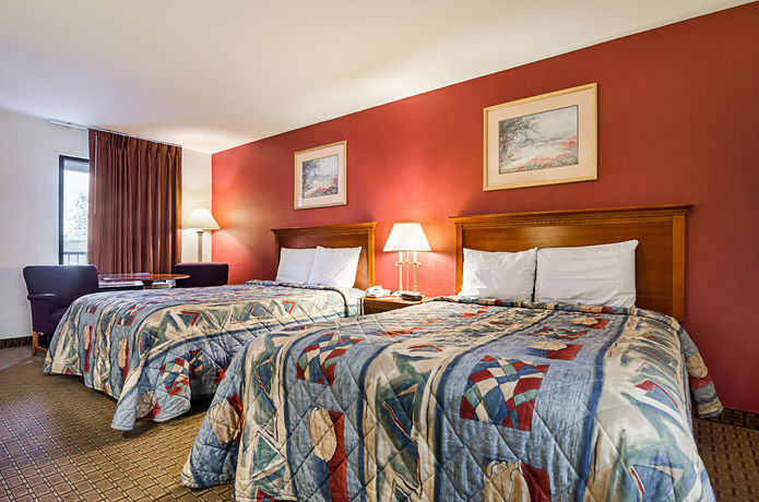 Imagen de los interiores del Hotel Econo Lodge Richmond. Foto 16