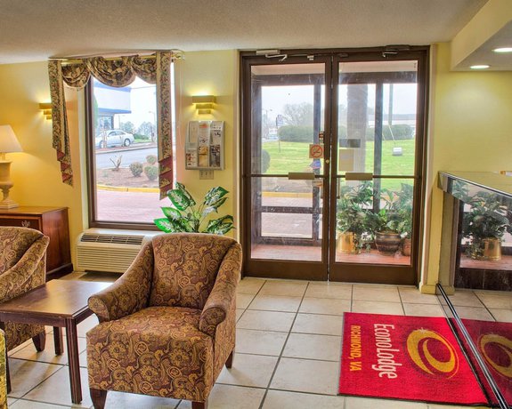 Imagen de los interiores del Hotel Econo Lodge, Richmond. Foto 13