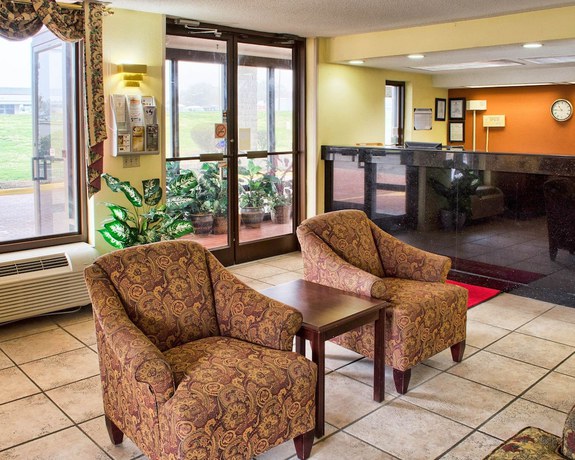 Imagen de los interiores del Hotel Econo Lodge, Richmond. Foto 15