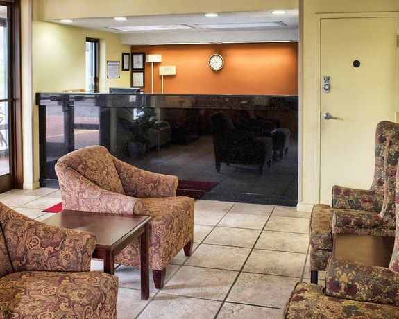 Imagen de los interiores del Hotel Econo Lodge, Richmond. Foto 19