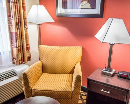 Imagen de la habitación del Hotel Econo Lodge Richmond Hill. Foto 6