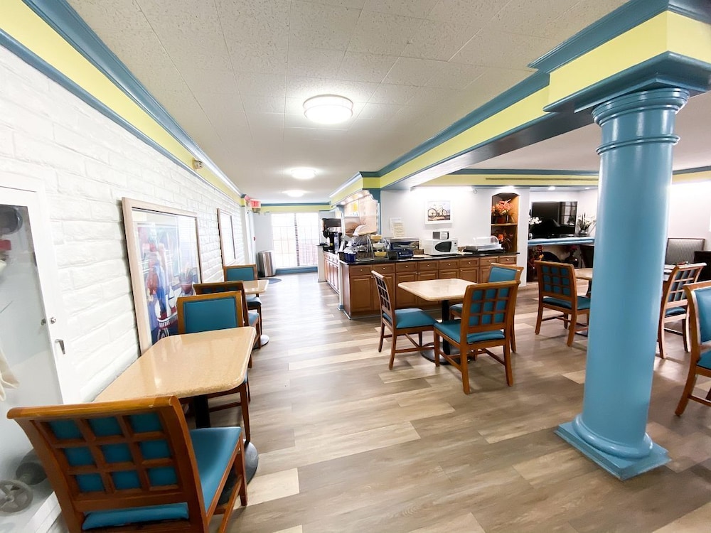 Imagen de los interiores del Hotel Econo Lodge Richmond-North Chesterfield. Foto 20