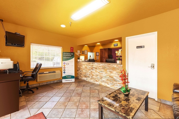 Imagen de los interiores del Hotel Econo Lodge, Rome. Foto 14