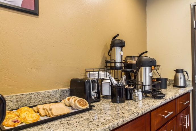 Imagen del bar/restaurante del Hotel Econo Lodge Sacramento Convention Center. Foto 3