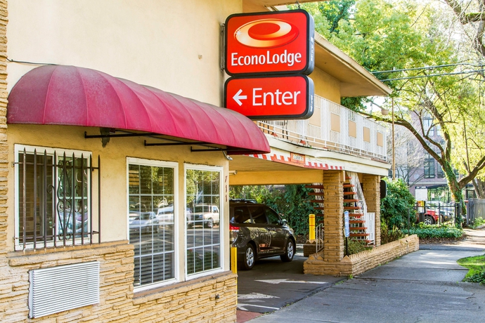 Imagen de los exteriores del Hotel Econo Lodge Sacramento Convention Center. Foto 15