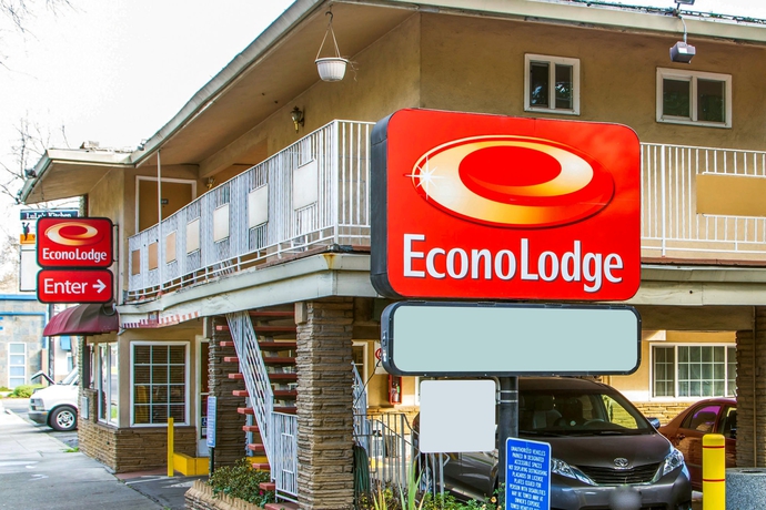 Imagen de los exteriores del Hotel Econo Lodge Sacramento Convention Center. Foto 16