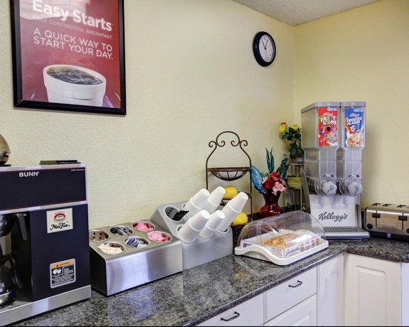 Imagen del bar/restaurante del Hotel Econo Lodge San Marcos University Area. Foto 3