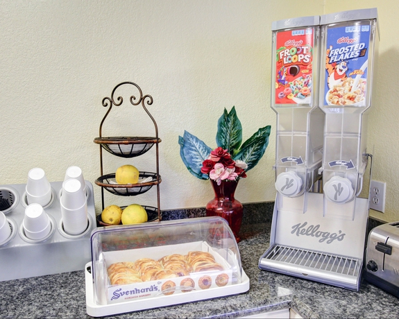 Imagen del bar/restaurante del Hotel Econo Lodge San Marcos University Area. Foto 5