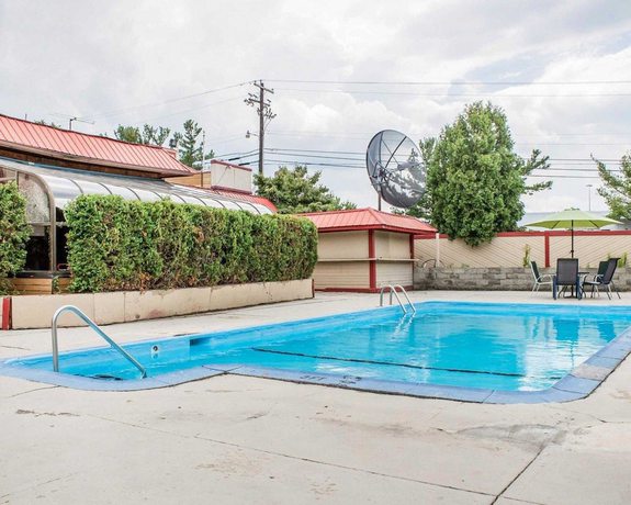 Imagen de la piscina del Hotel Econo Lodge Scranton Near Montage Mountain. Foto 19