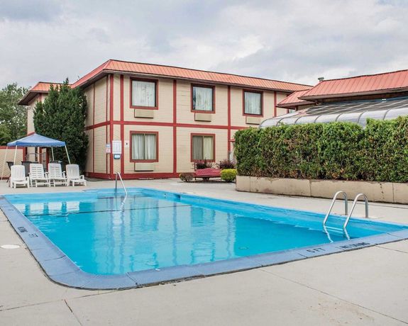 Imagen de la piscina del Hotel Econo Lodge Scranton Near Montage Mountain. Foto 20