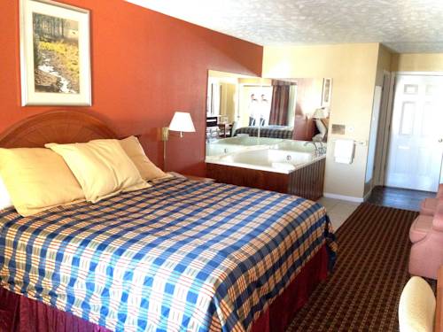 Imagen de la habitación del Hotel Econo Lodge Sevierville-pigeon Forge On The River. Foto 7