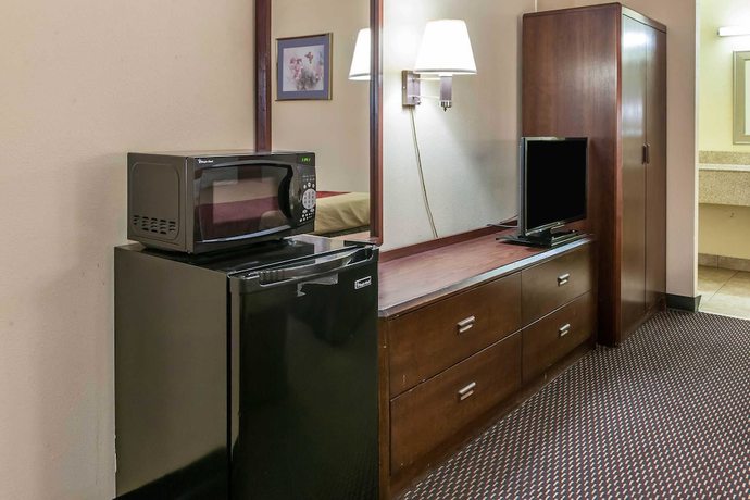 Imagen de la habitación del Hotel Econo Lodge Seymour. Foto 11