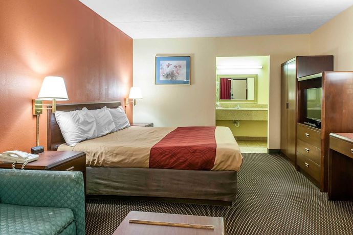 Imagen de la habitación del Hotel Econo Lodge Seymour. Foto 12