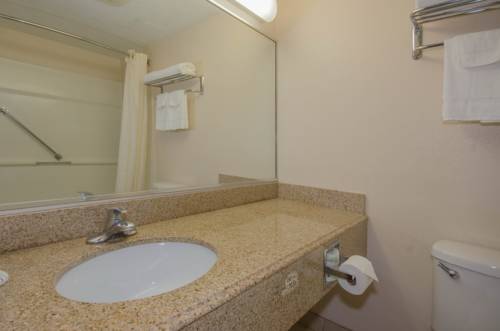 Imagen de la habitación del Hotel Econo Lodge Sharon. Foto 3