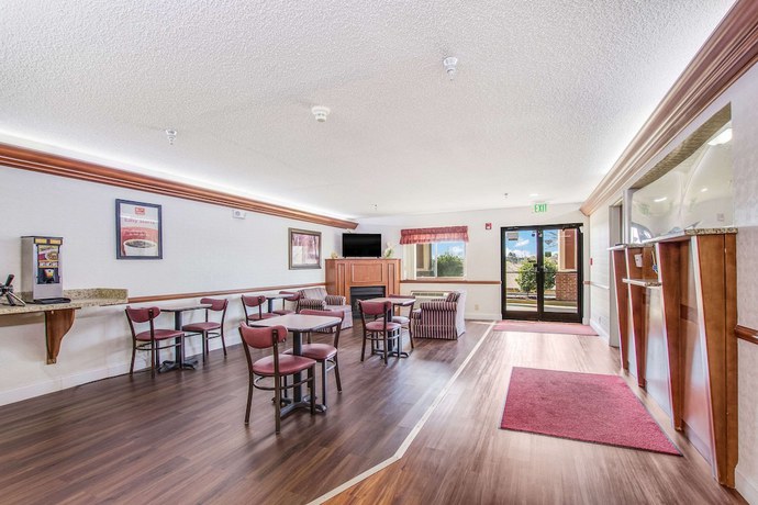 Imagen de los interiores del Hotel Econo Lodge Shelbyville. Foto 16