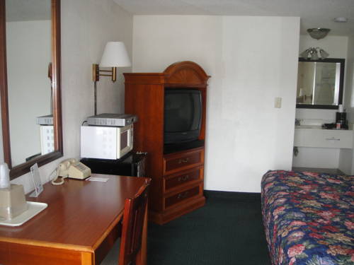 Imagen de la habitación del Hotel Econo Lodge Somers Point. Foto 7