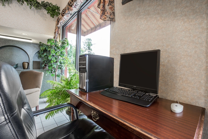 Imagen de los interiores del Hotel Econo Lodge South. Foto 12