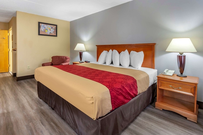 Imagen de la habitación del Hotel Econo Lodge Southern Pines. Foto 14