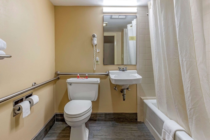Imagen de la habitación del Hotel Econo Lodge Southern Pines. Foto 17