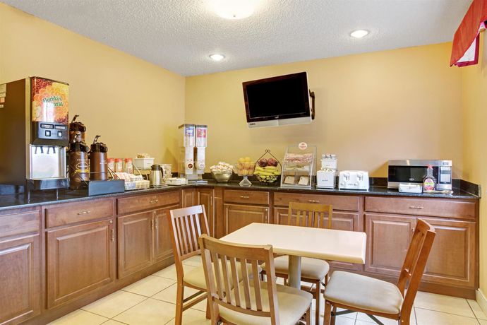 Imagen del bar/restaurante del Hotel Econo Lodge Spotsylvania Town Center. Foto 2