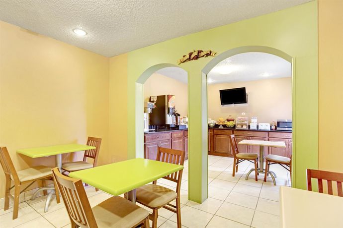 Imagen del bar/restaurante del Hotel Econo Lodge Spotsylvania Town Center. Foto 3