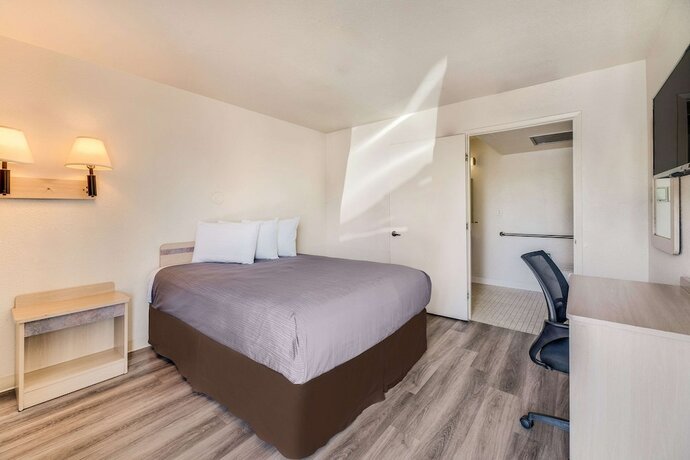 Imagen de la habitación del Hotel Econo Lodge Stockton Near I-5 Fairgrounds. Foto 12