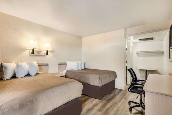 Imagen de la habitación del Hotel Econo Lodge Stockton Near I-5 Fairgrounds. Foto 16