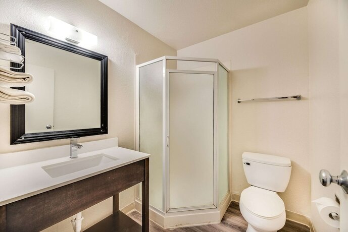 Imagen de la habitación del Hotel Econo Lodge Stockton Near I-5 Fairgrounds. Foto 18