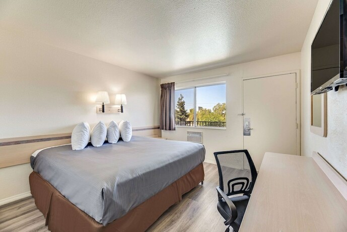Imagen de la habitación del Hotel Econo Lodge Stockton Near I-5 Fairgrounds. Foto 19