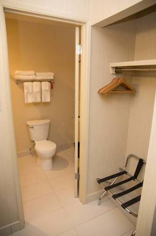 Imagen de la habitación del Hotel Econo Lodge Taber. Foto 6