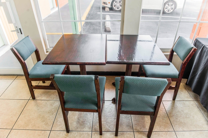 Imagen del bar/restaurante del Hotel Econo Lodge Tallahassee. Foto 3