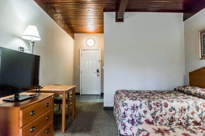 Imagen de la habitación del Hotel Econo Lodge Tallahassee. Foto 8