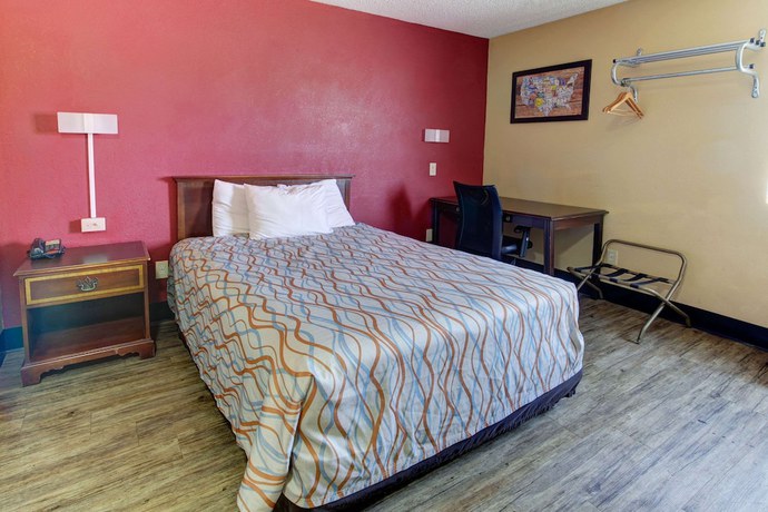 Imagen de la habitación del Hotel Econo Lodge Town Center. Foto 3