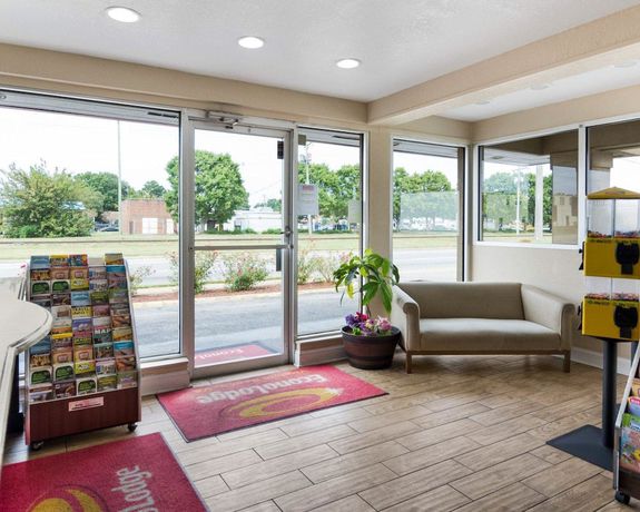 Imagen de los interiores del Hotel Econo Lodge Town Center. Foto 18