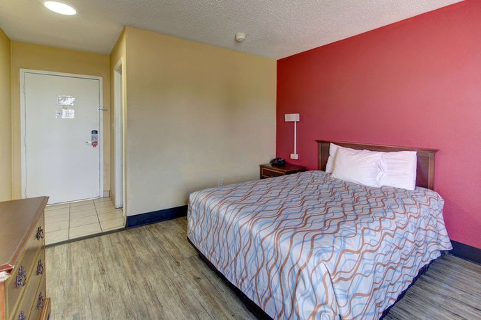 Imagen de la habitación del Hotel Econo Lodge Town Center. Foto 15