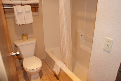 Imagen de la habitación del Hotel Econo Lodge Traverse City. Foto 3