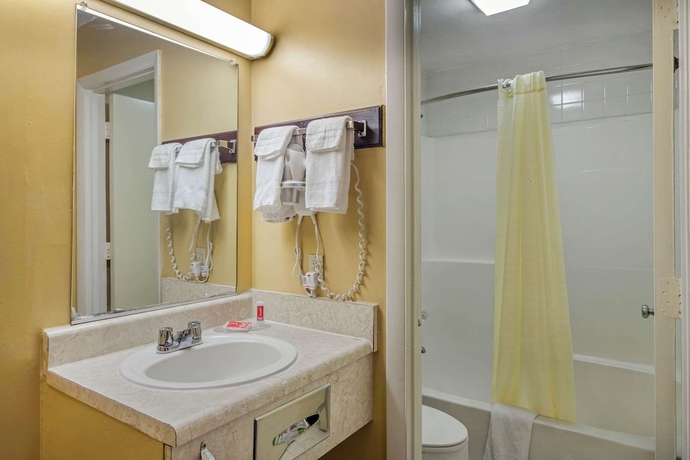 Imagen de la habitación del Hotel Econo Lodge Union City. Foto 12