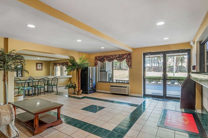 Imagen de los interiores del Hotel Econo Lodge Union City. Foto 19