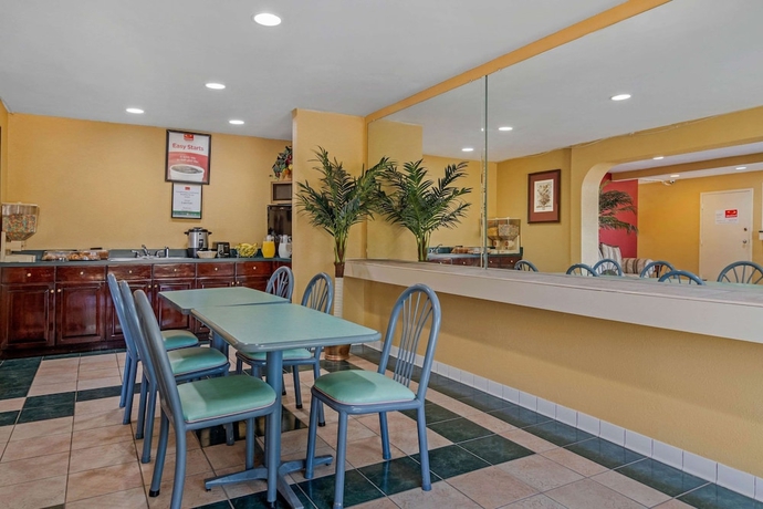 Imagen del bar/restaurante del Hotel Econo Lodge Union City. Foto 4