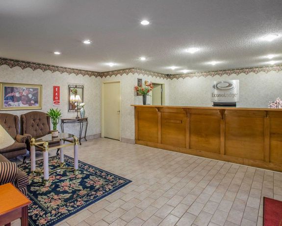 Imagen de los interiores del Hotel Econo Lodge Villa Rica. Foto 19