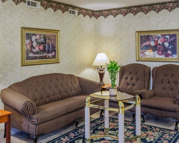 Imagen de los interiores del Hotel Econo Lodge Villa Rica. Foto 20