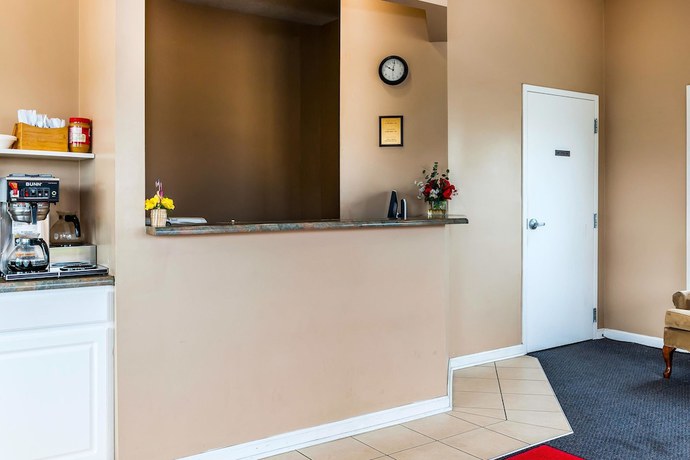 Imagen de los interiores del Hotel Econo Lodge, Vincennes. Foto 15
