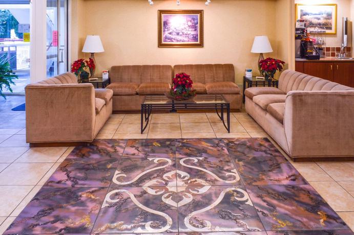 Imagen del bar/restaurante del Hotel Econo Lodge, Willowbrook. Foto 5