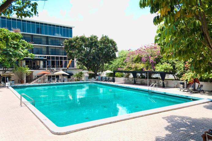 Imagen de la piscina del Hotel Econo Lodge Winter Haven Chain Of Lakes. Foto 10
