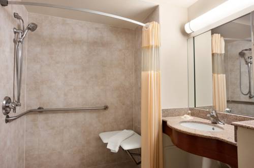 Imagen de la habitación del Hotel Econo Lodge Woodbridge. Foto 7