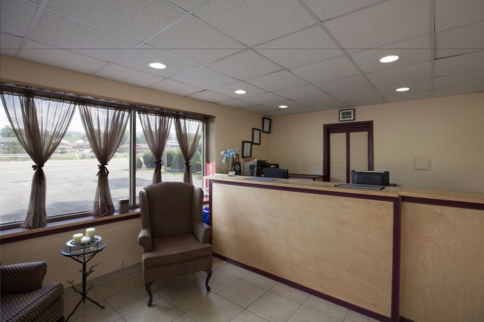 Imagen de los interiores del Hotel Econo Lodge Wytheville I-77 and I-81. Foto 16