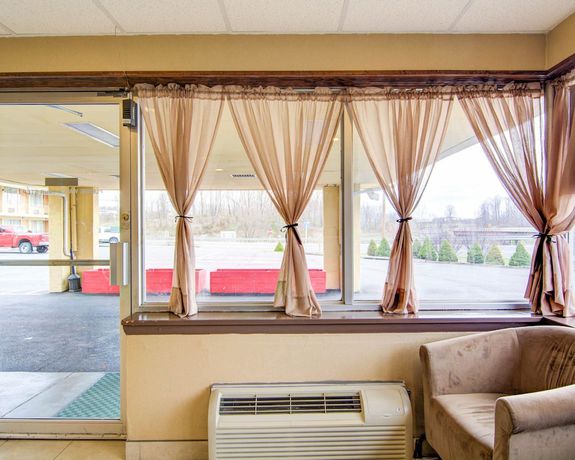 Imagen de los interiores del Hotel Econo Lodge Wytheville I-77 and I-81. Foto 17
