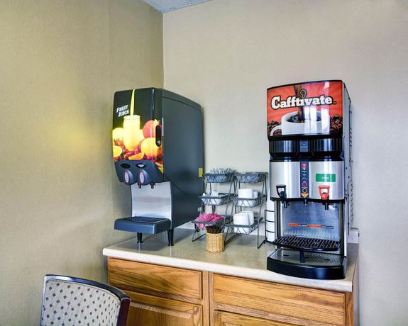 Imagen del bar/restaurante del Hotel Econo Lodge Wytheville I-77 and I-81. Foto 7